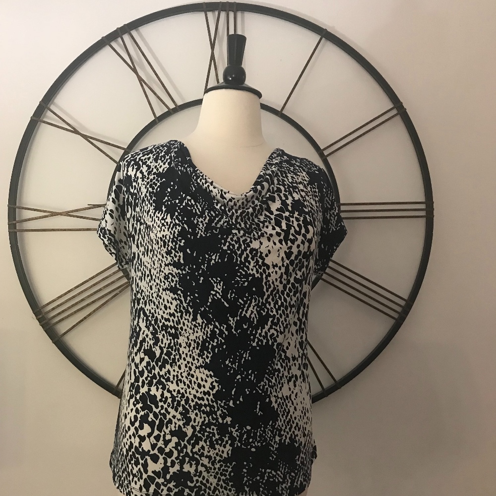 Chaus White/Black/Blue Top Size L